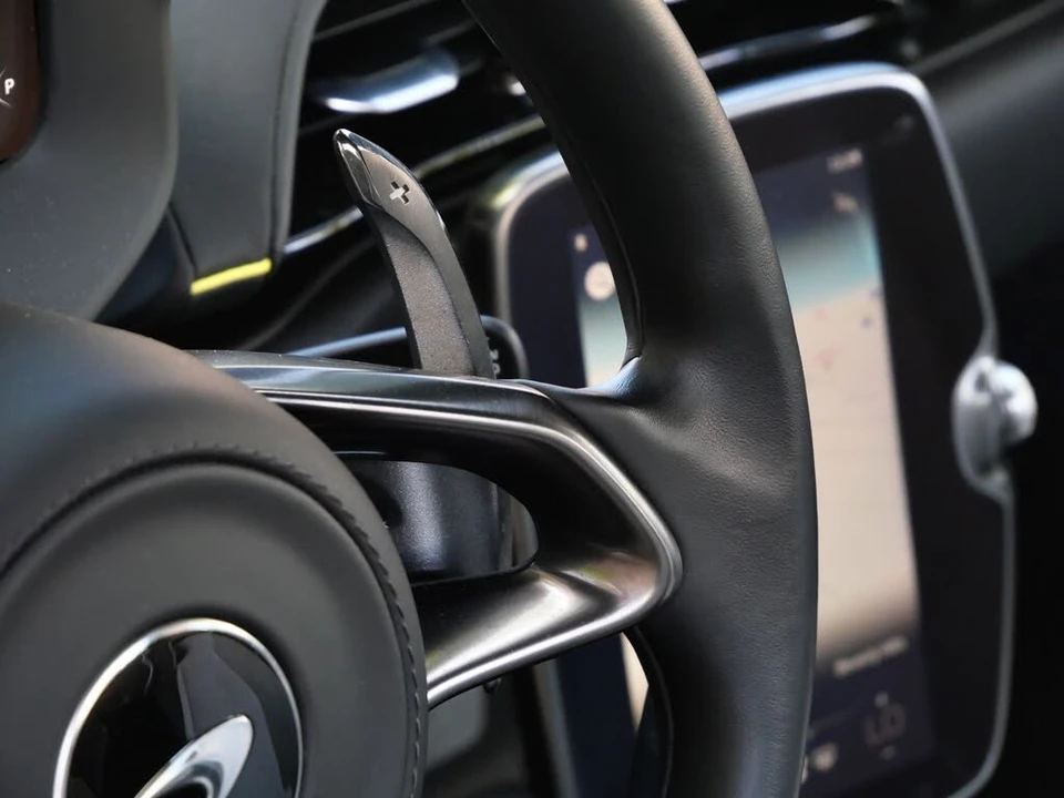 2023 McLaren Artura - Image 12 of 29