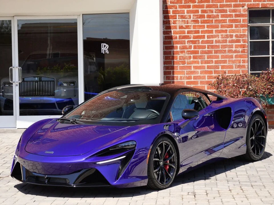 2023 McLaren Artura - Image 19 of 29