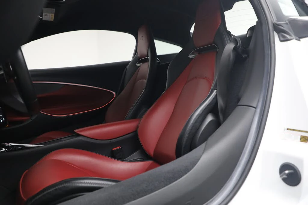 2023 McLaren Artura - Image 22 of 31