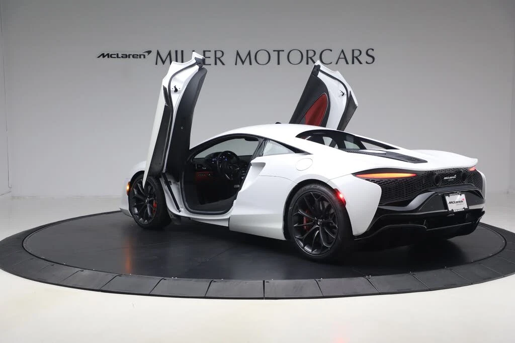 2023 McLaren Artura - Image 16 of 31