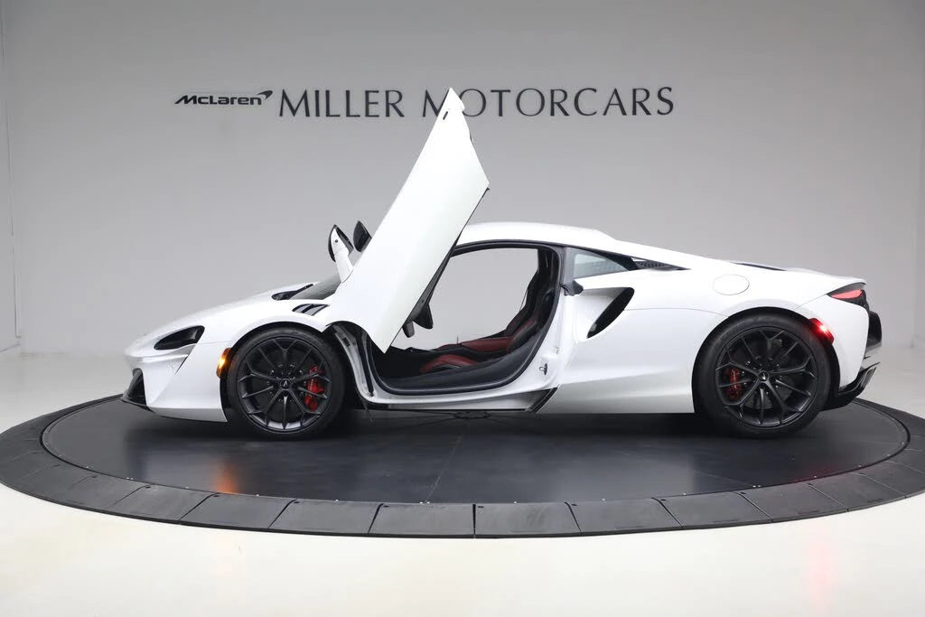 2023 McLaren Artura - Image 15 of 31