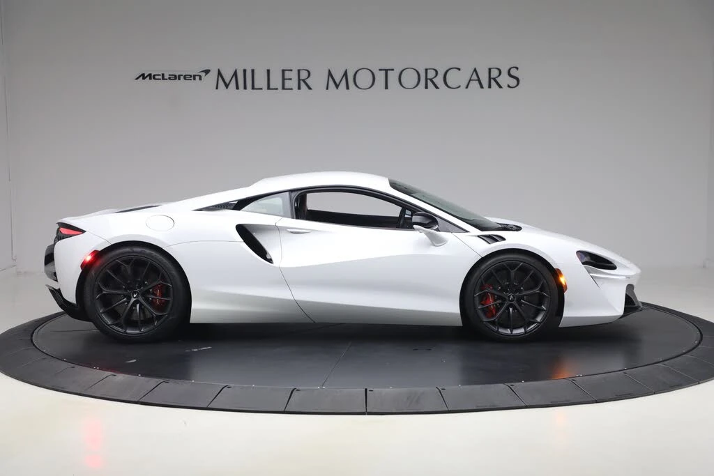 2023 McLaren Artura - Image 9 of 31