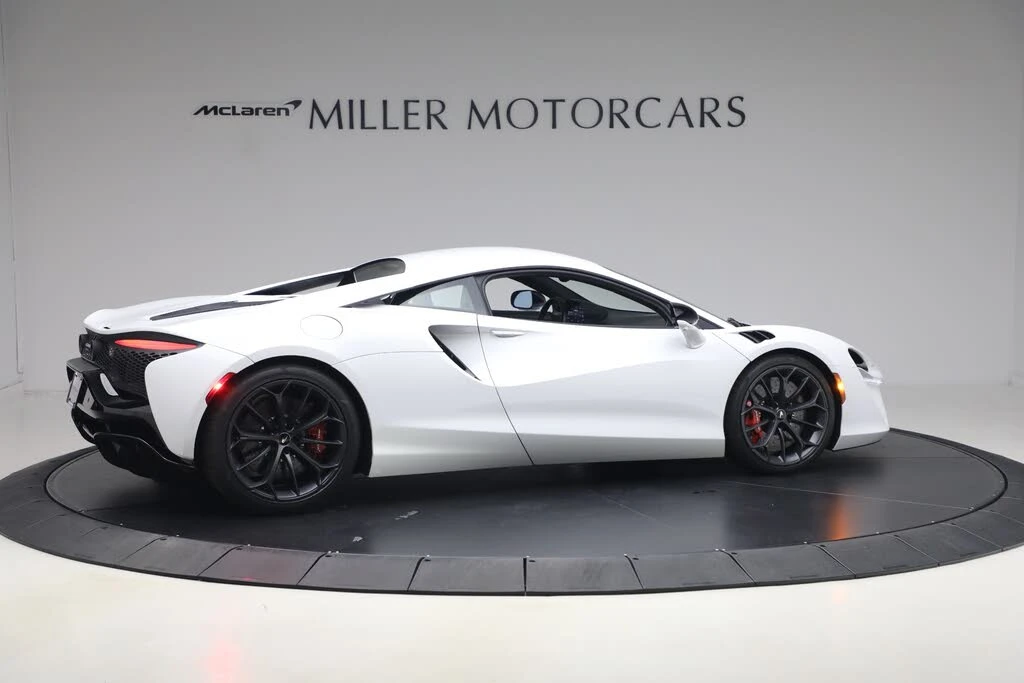 2023 McLaren Artura - Image 8 of 31