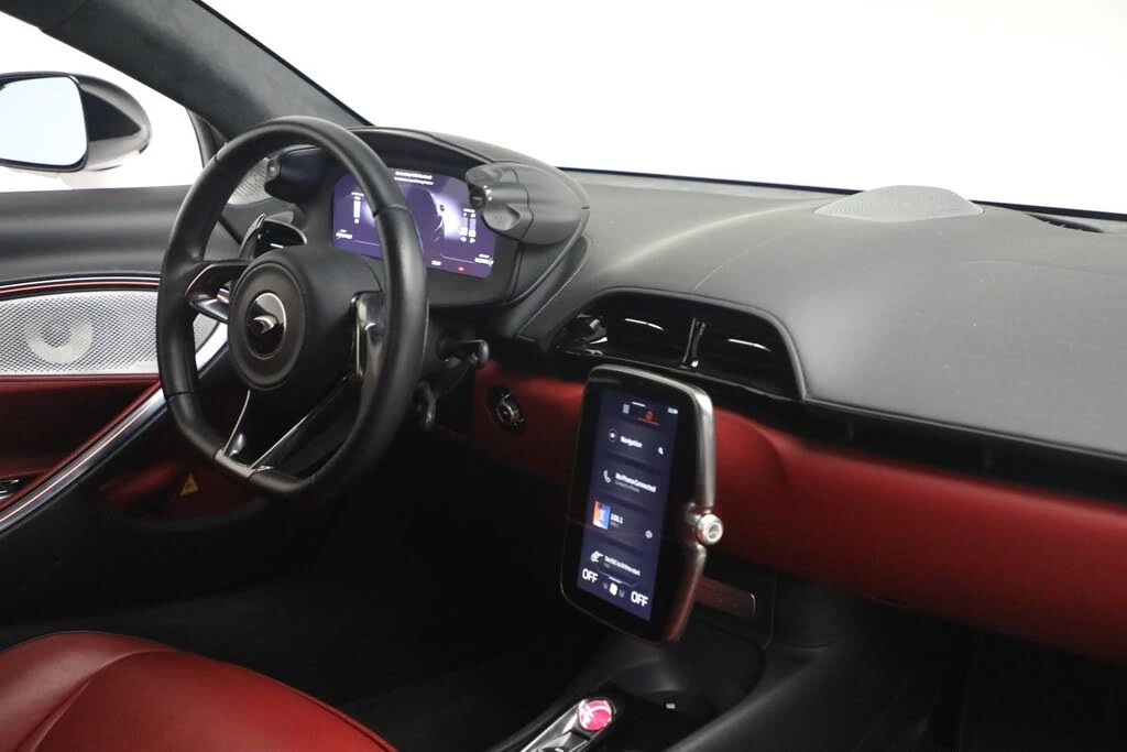 2023 McLaren Artura - Image 27 of 31