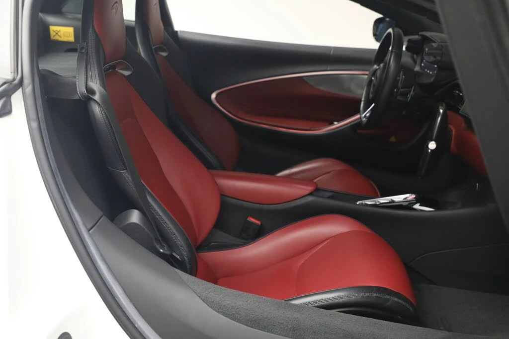 2023 McLaren Artura - Image 26 of 31