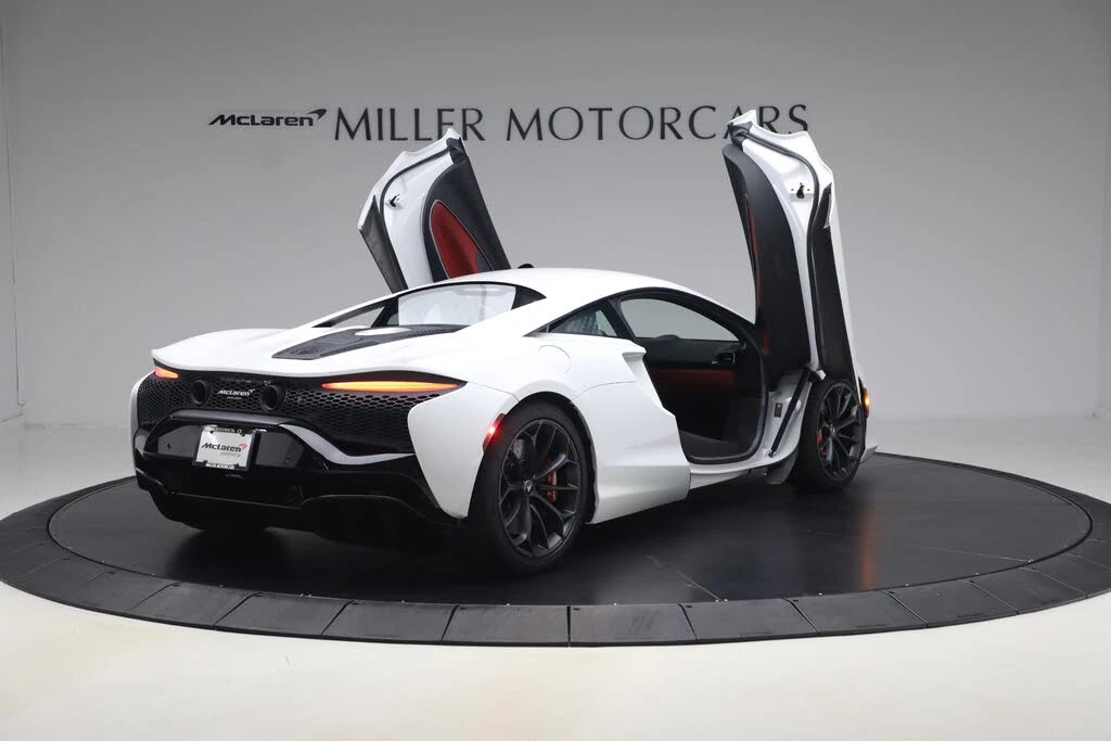 2023 McLaren Artura - Image 19 of 31