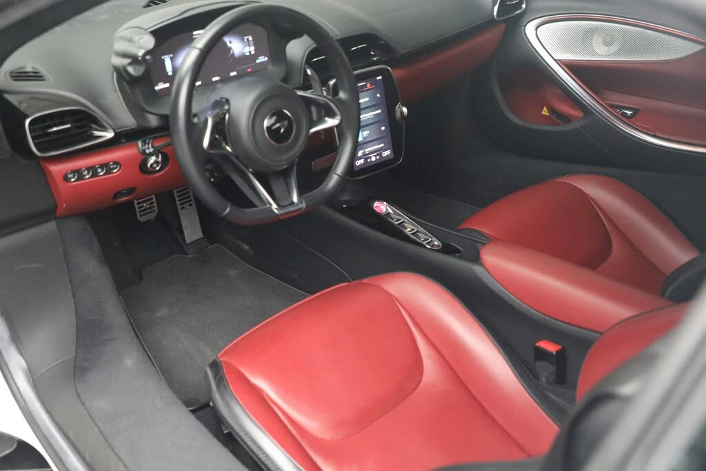 2023 McLaren Artura - Image 24 of 31
