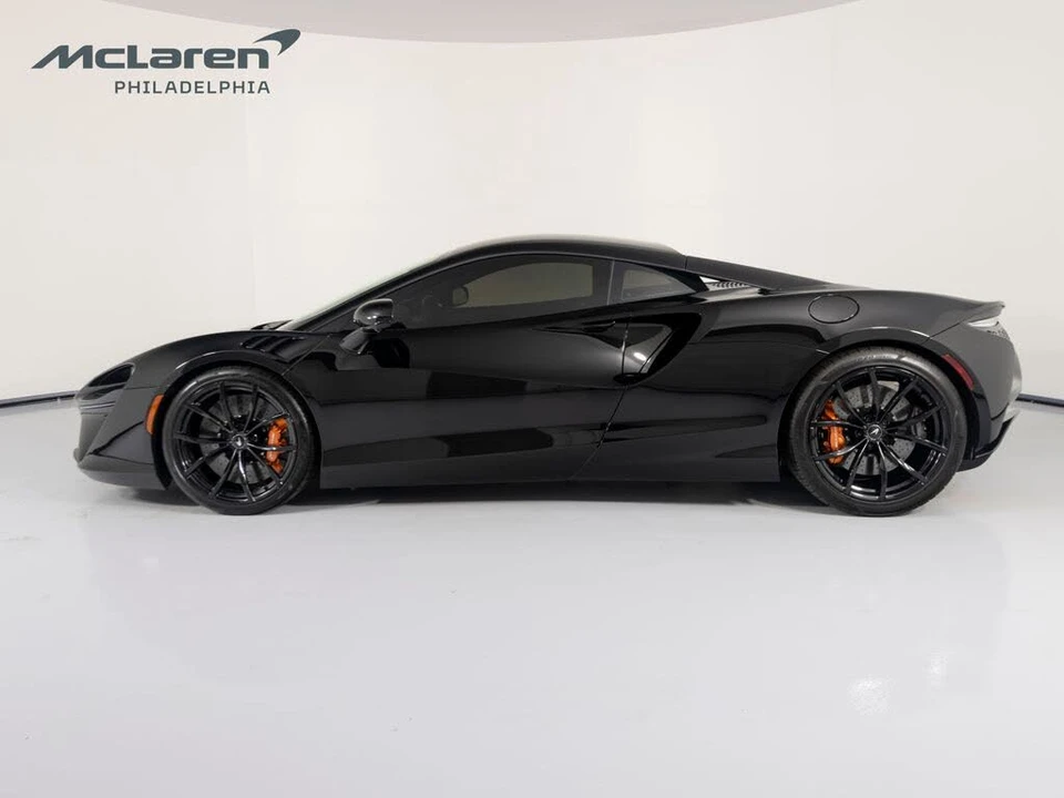 2023 McLaren Artura - Image 2 of 31