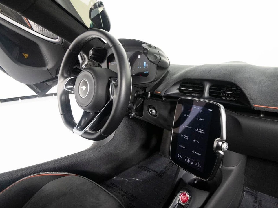 2023 McLaren Artura - Image 26 of 31
