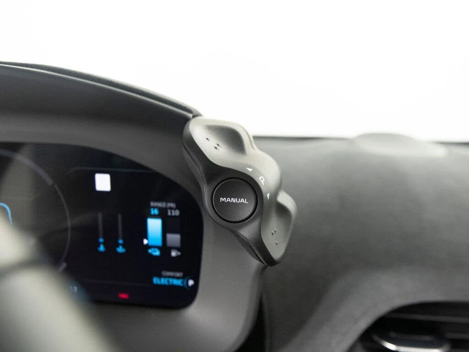 2023 McLaren Artura - Image 18 of 31