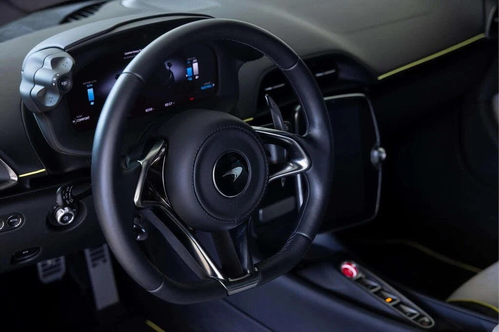 2023 McLaren Artura - Image 10 of 28