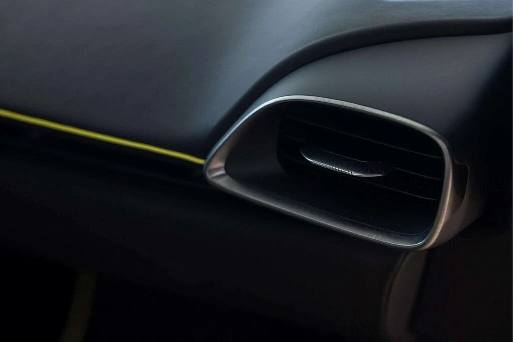2023 McLaren Artura - Image 25 of 28