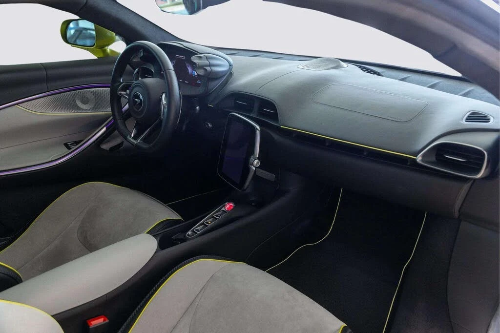 2023 McLaren Artura - Image 26 of 28