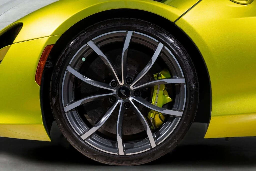 2023 McLaren Artura - Image 15 of 28