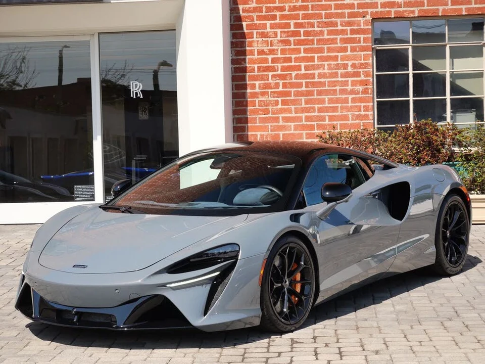 2023 McLaren Artura - Image 17 of 25