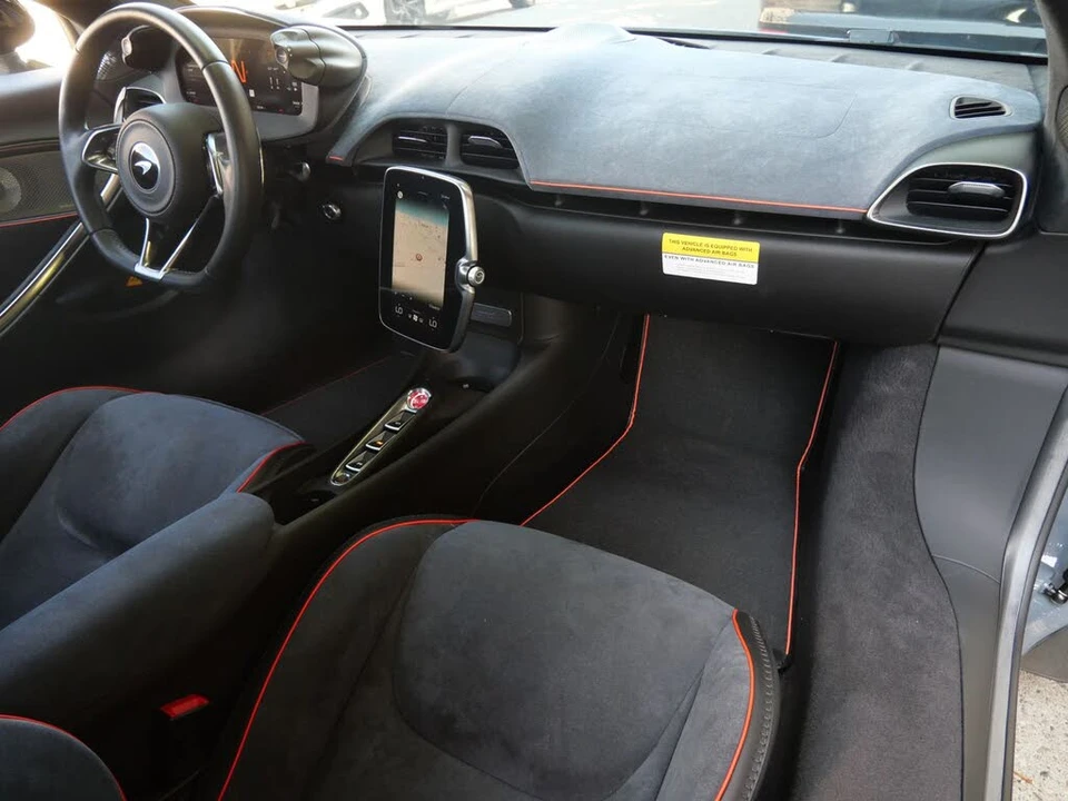2023 McLaren Artura - Image 10 of 25