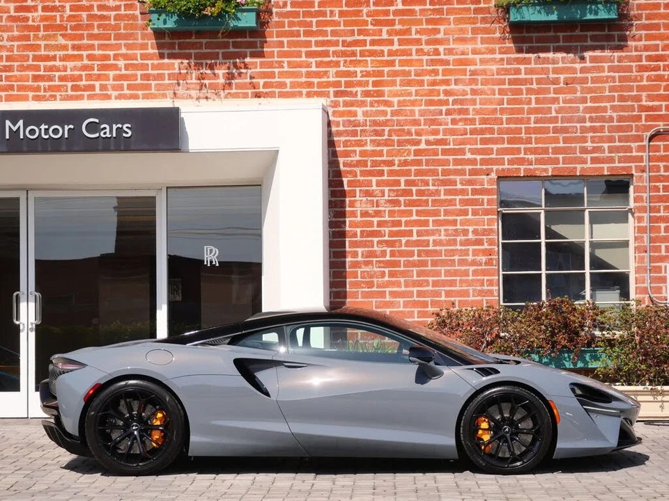 2023 McLaren Artura - Image 3 of 25