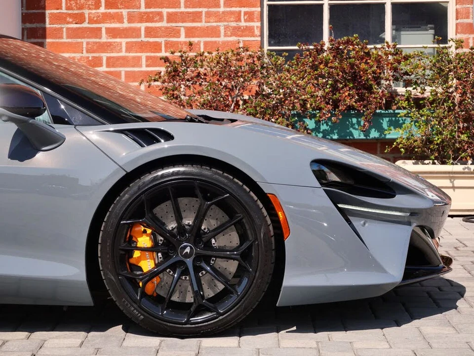 2023 McLaren Artura - Image 7 of 25
