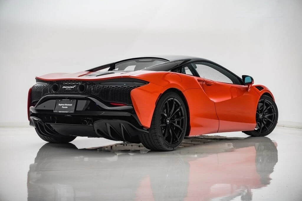 2023 McLaren Artura - Image 10 of 31