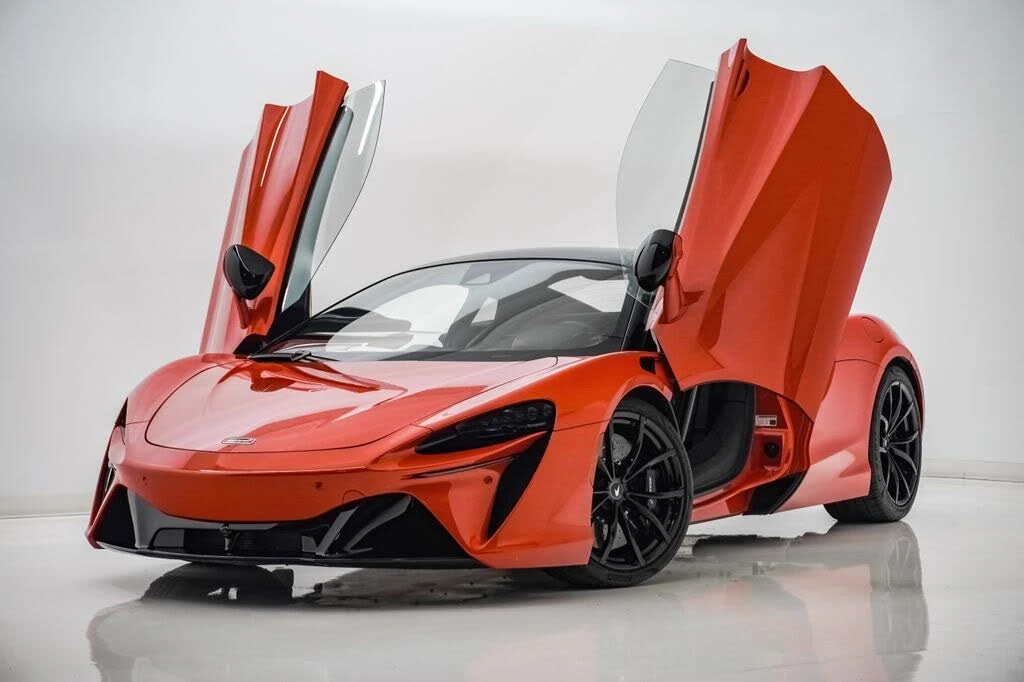 2023 McLaren Artura - Image 8 of 31