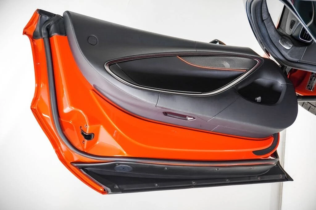 2023 McLaren Artura - Image 30 of 31
