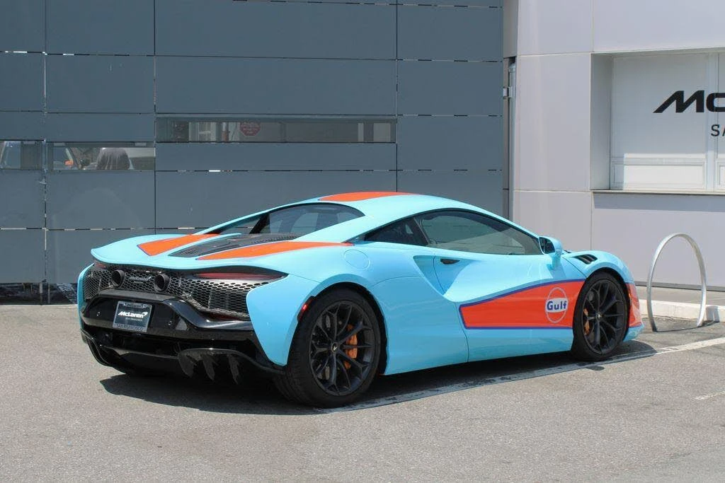 2023 McLaren Artura - Image 2 of 31