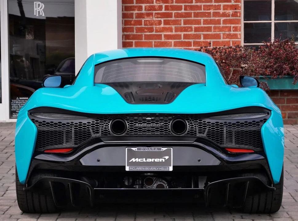 2023 McLaren Artura - Image 7 of 26