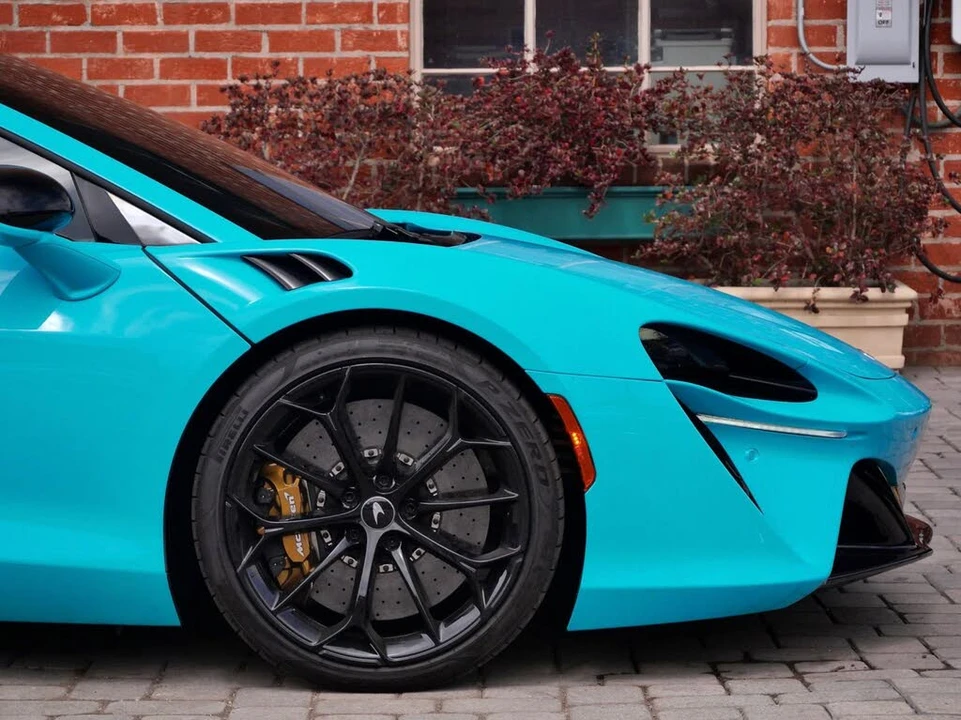 2023 McLaren Artura - Image 9 of 26