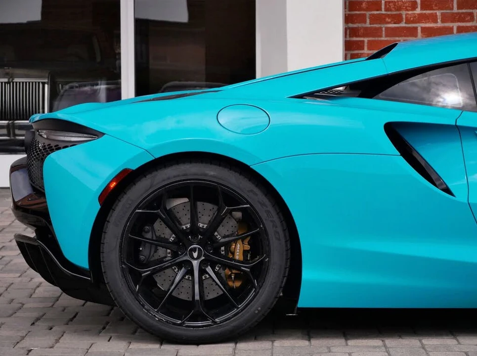 2023 McLaren Artura - Image 16 of 26