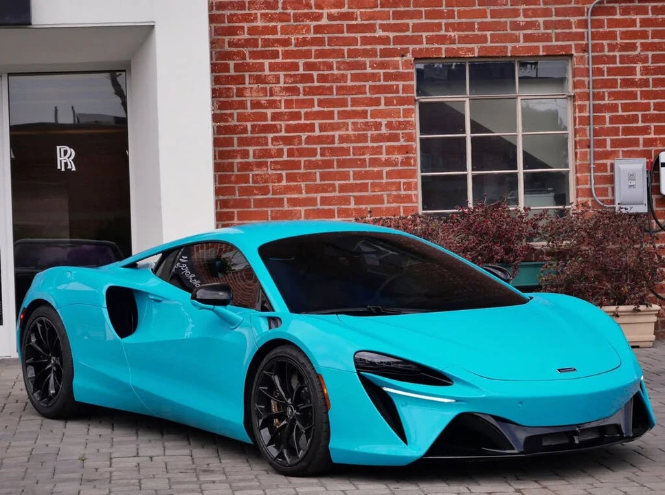 2023 McLaren Artura - Image 3 of 26