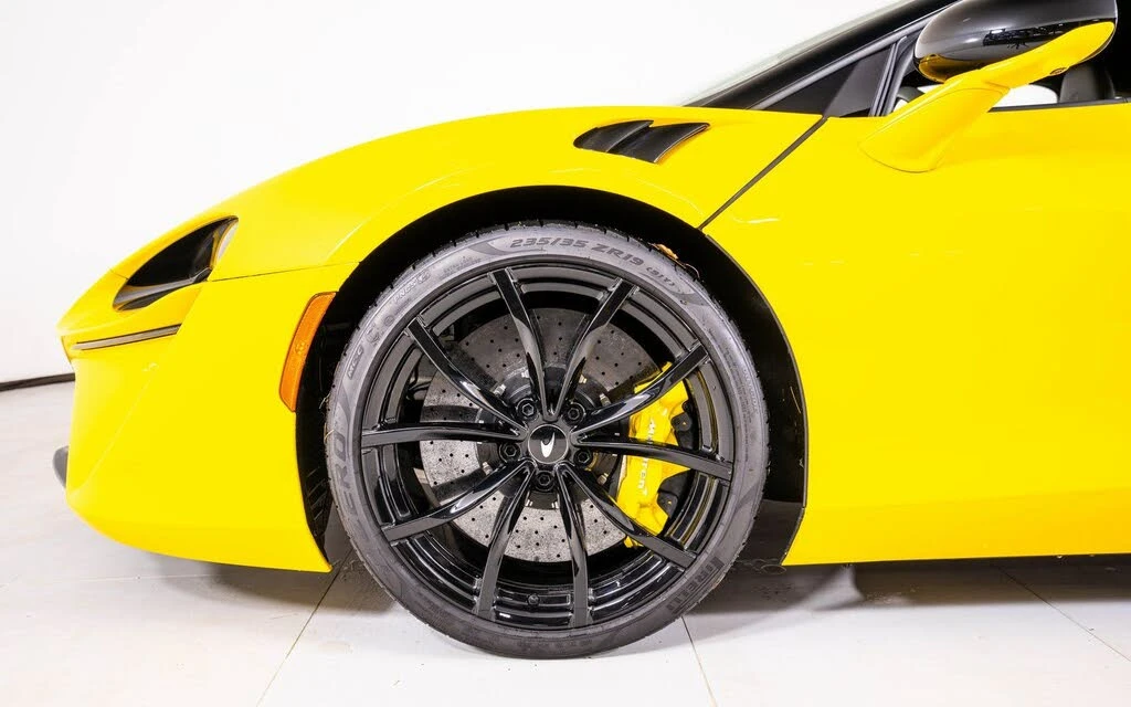 2023 McLaren Artura - Image 12 of 20