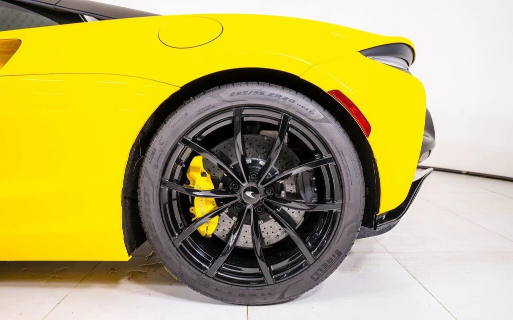 2023 McLaren Artura - Image 13 of 20