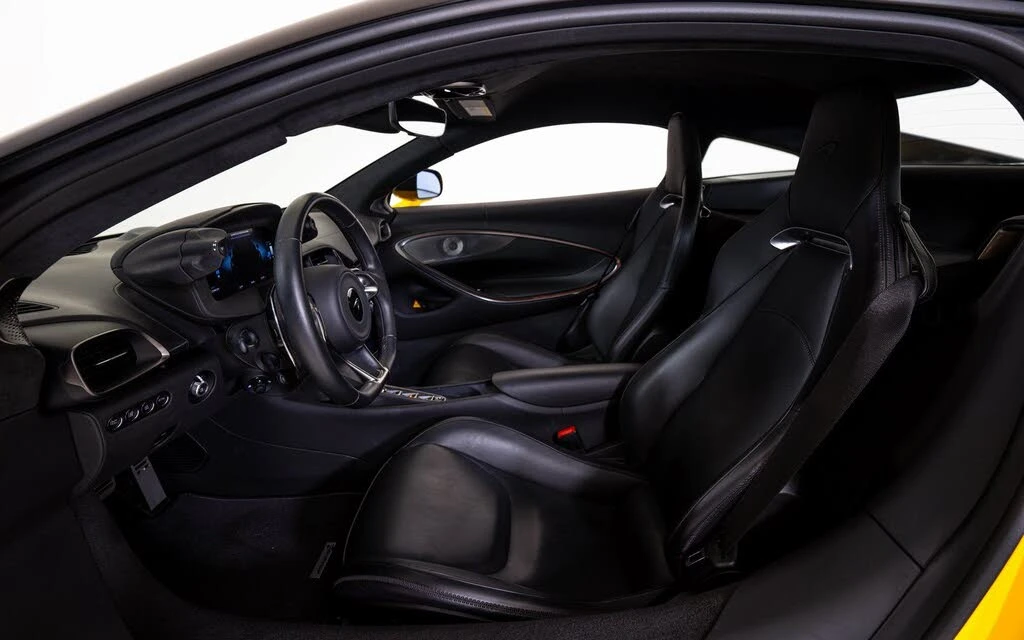 2023 McLaren Artura - Image 17 of 20