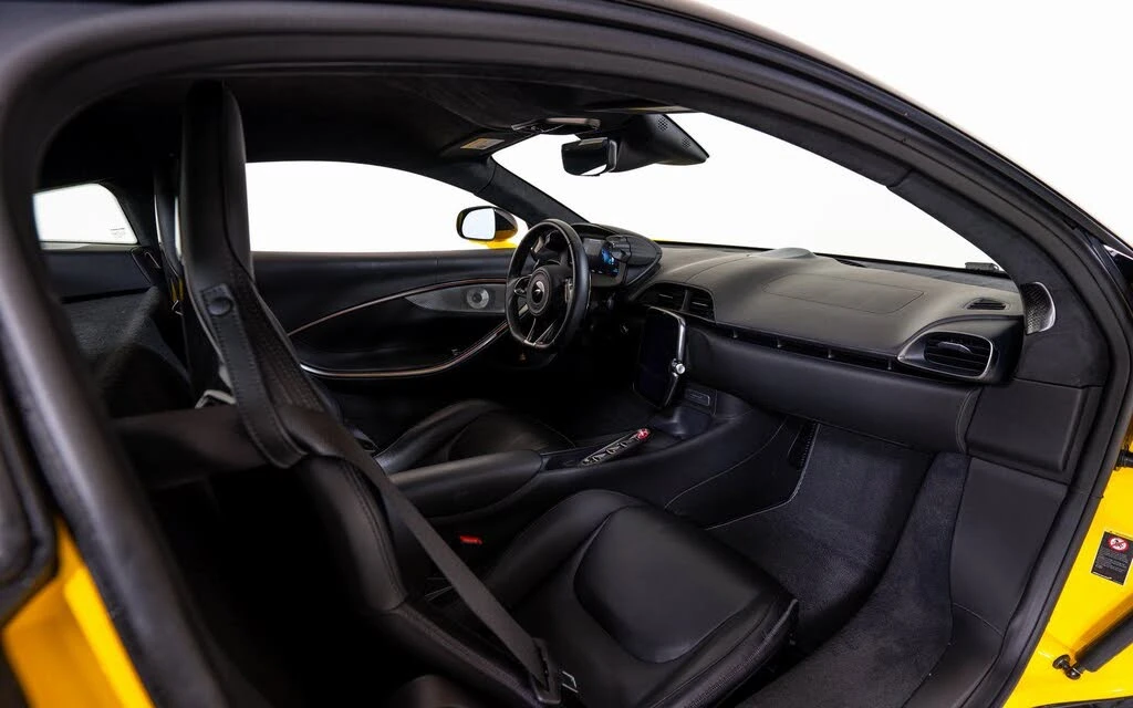 2023 McLaren Artura - Image 19 of 20