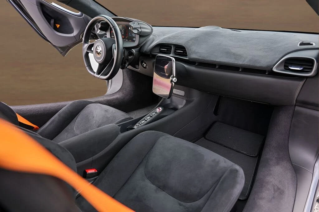 2023 McLaren Artura - Image 25 of 26