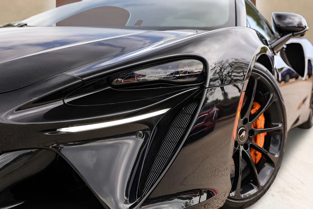 2023 McLaren Artura - Image 2 of 26