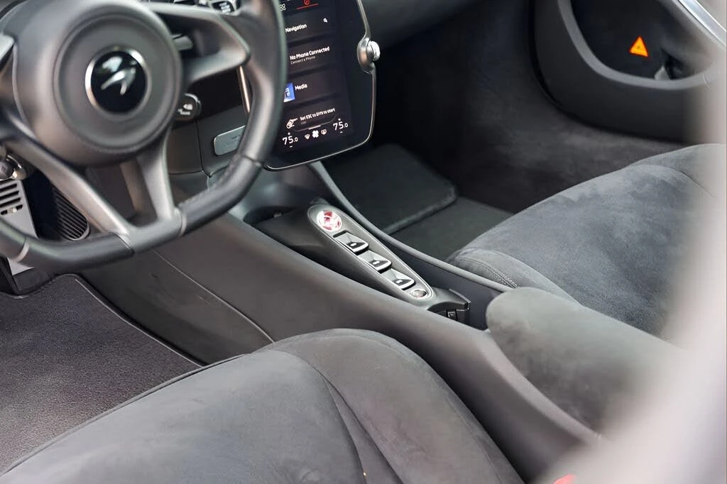2023 McLaren Artura - Image 13 of 26