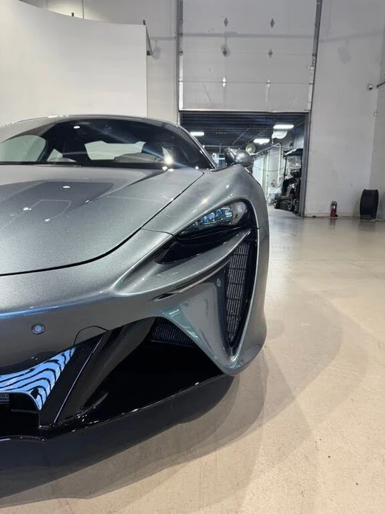 2023 McLaren Artura - Image 29 of 31