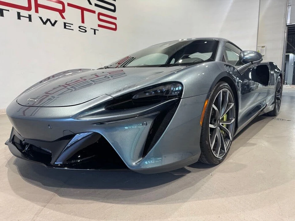 2023 McLaren Artura - Image 2 of 31