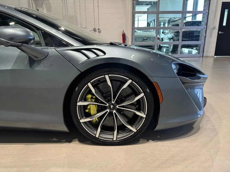 2023 McLaren Artura - Image 9 of 31