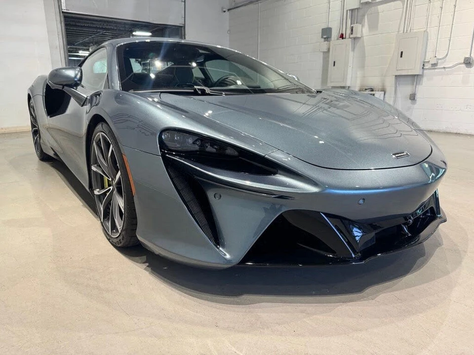 2023 McLaren Artura - Image 10 of 31