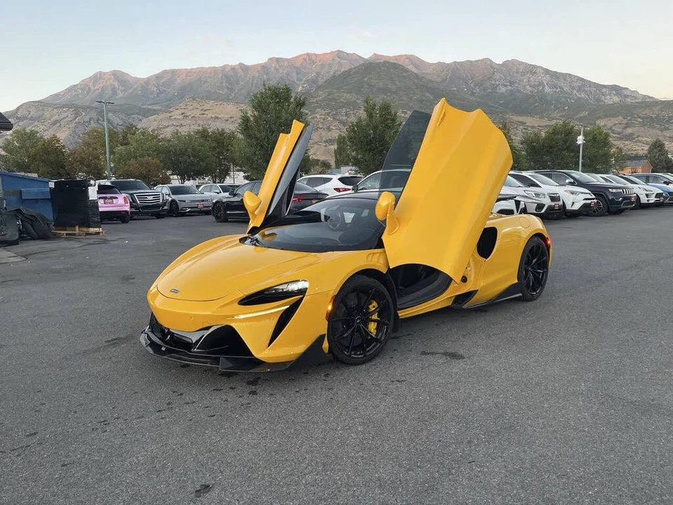2023 McLaren Artura - Image 21 of 31