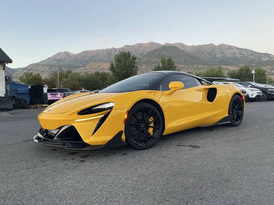 2023 McLaren Artura - Image 27 of 31