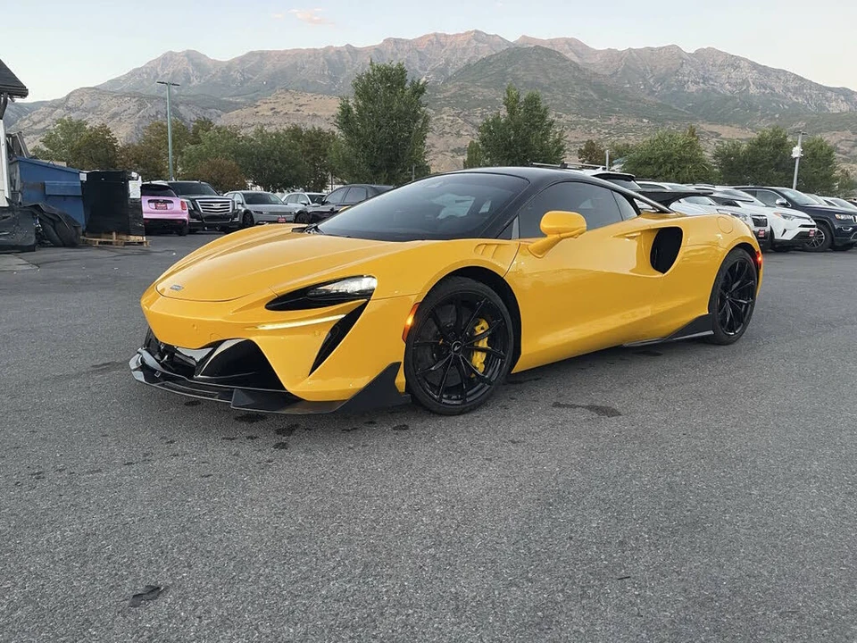 2023 McLaren Artura - Image 25 of 31