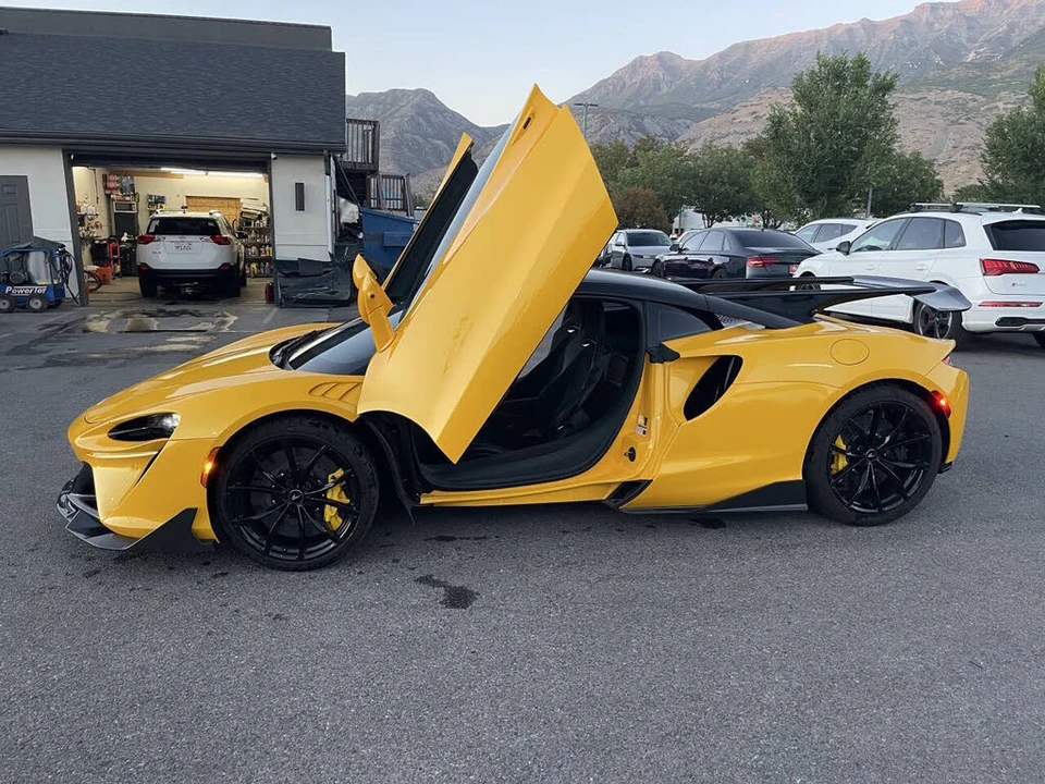 2023 McLaren Artura - Image 7 of 31