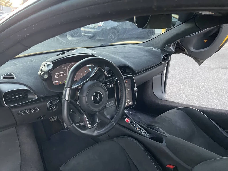 2023 McLaren Artura - Image 24 of 31