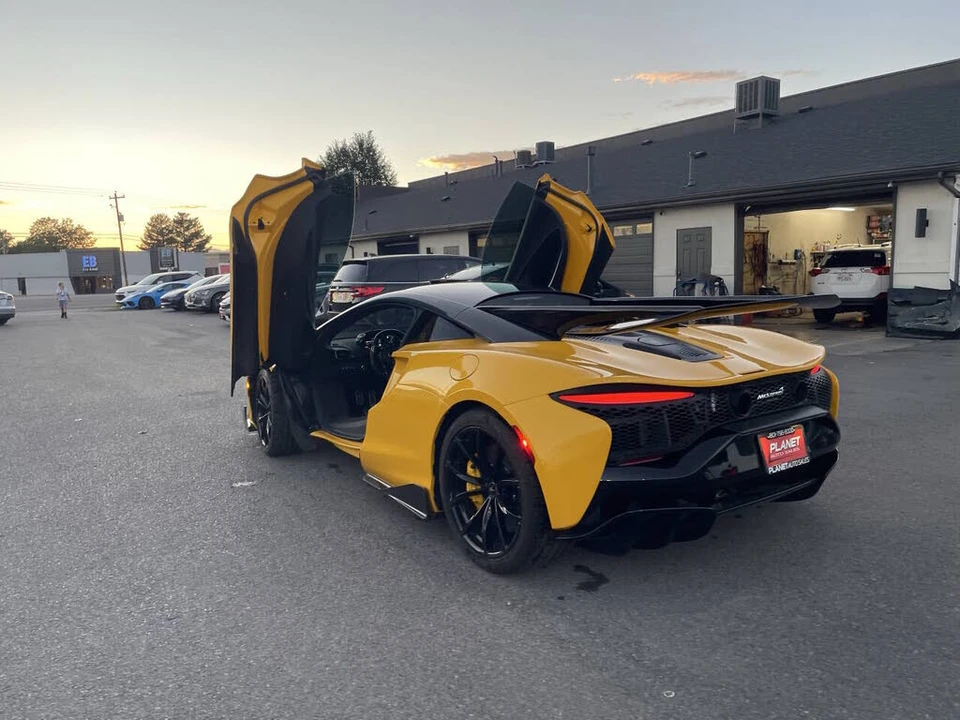 2023 McLaren Artura - Image 23 of 31