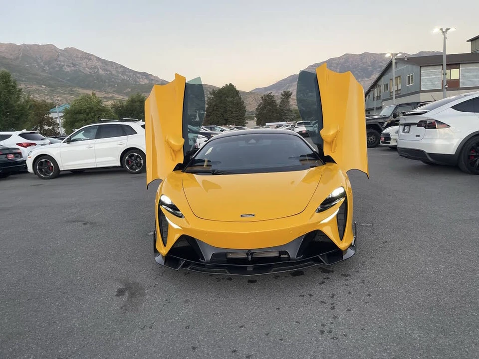 2023 McLaren Artura - Image 20 of 31