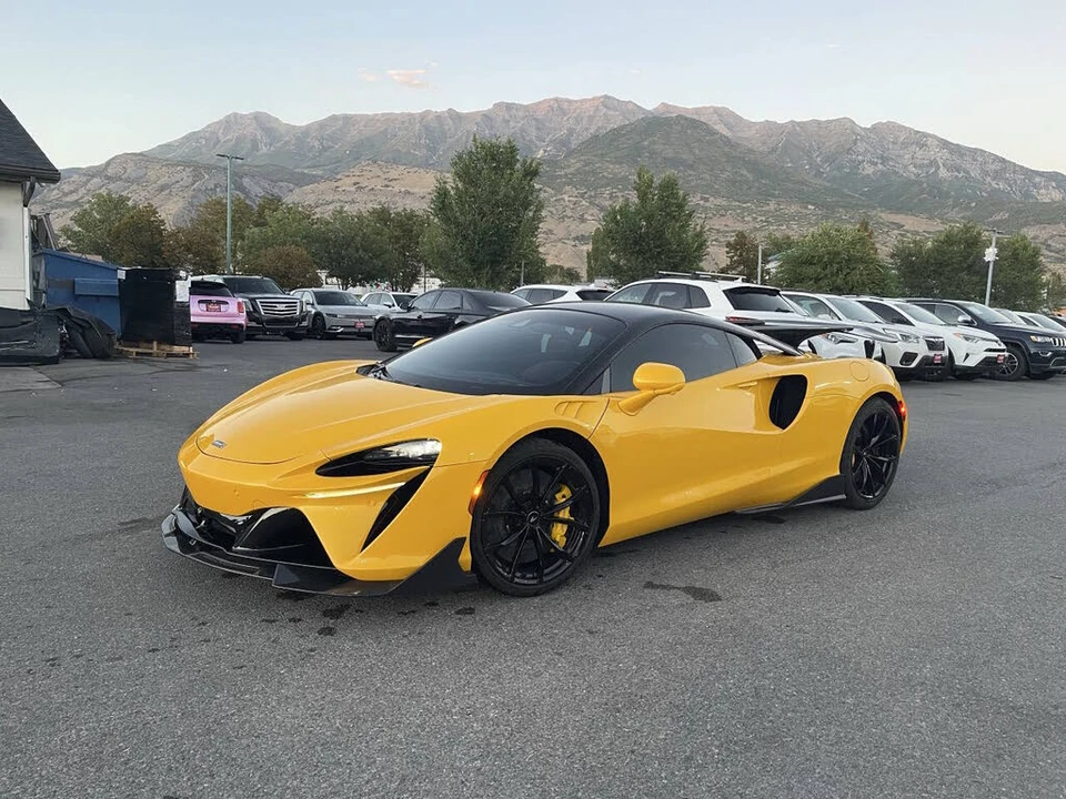 2023 McLaren Artura - Image 26 of 31