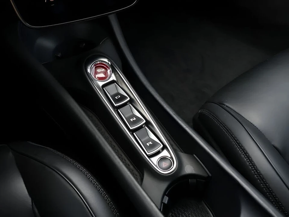 2023 McLaren Artura - Image 26 of 31